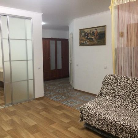 Studio Apartment In Center Полтава Экстерьер фото