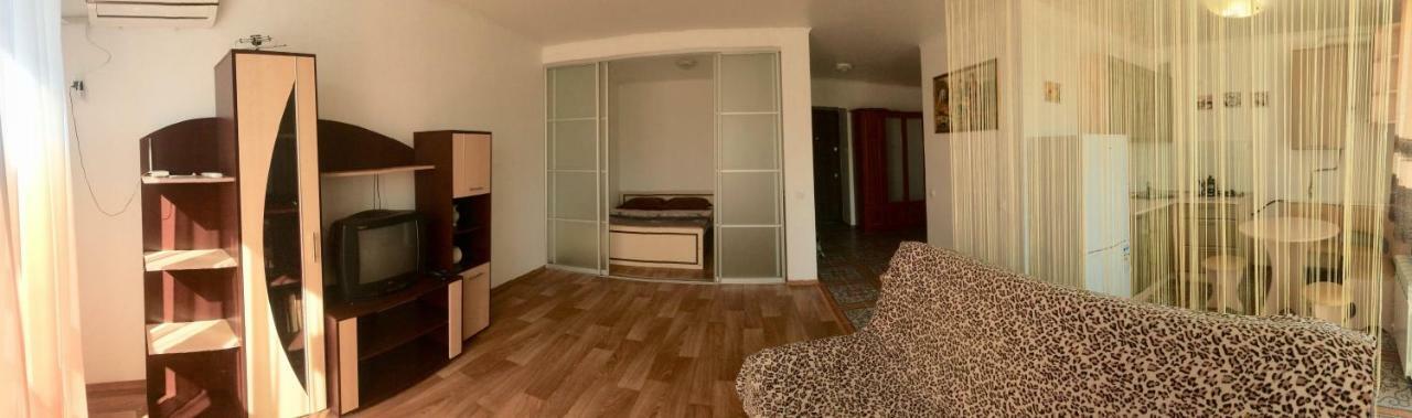 Studio Apartment In Center Полтава Экстерьер фото